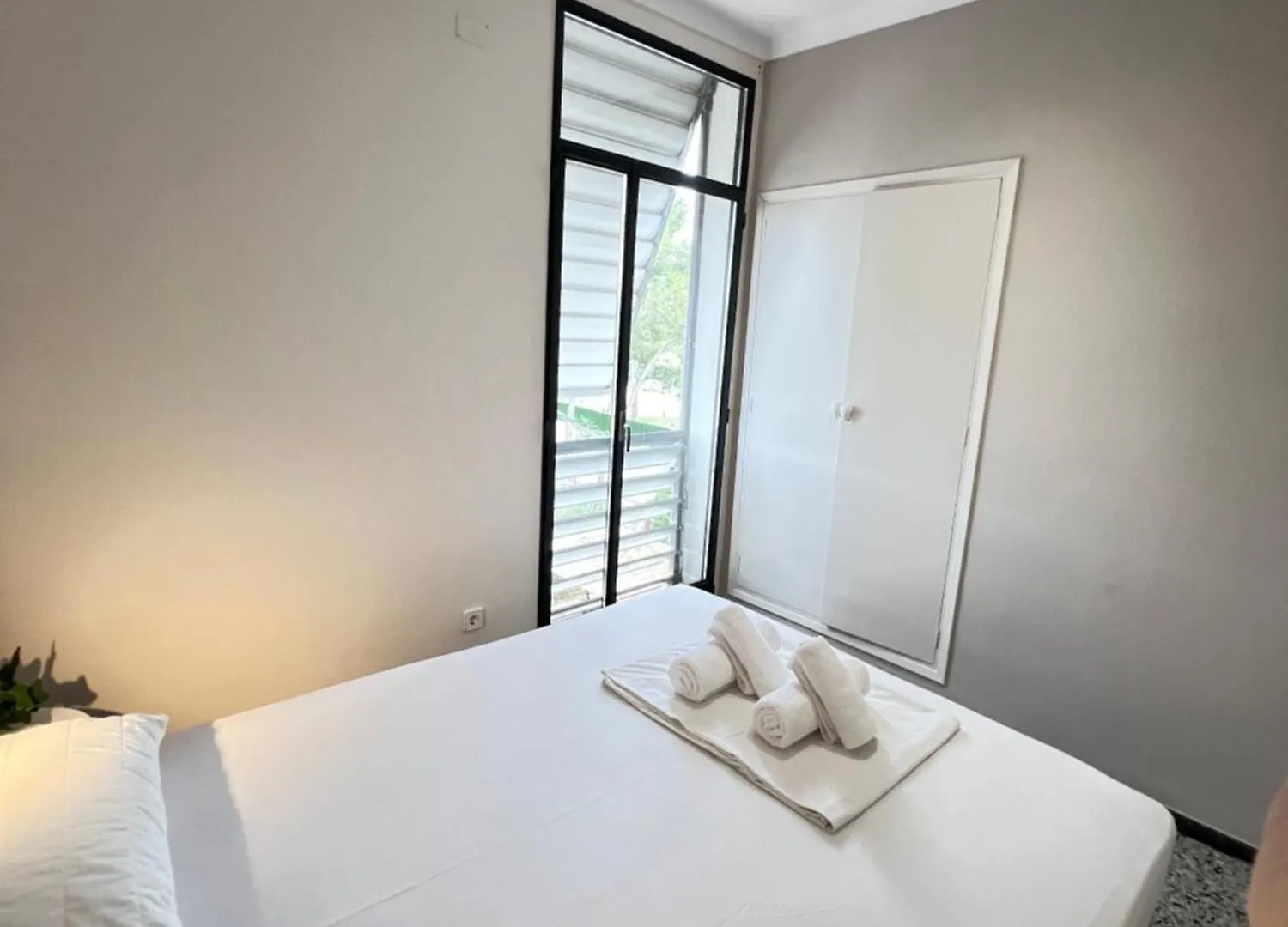 3 Room Apartment, 500M To Beach, Swimming Pool, Nice Terrace Roses Spain