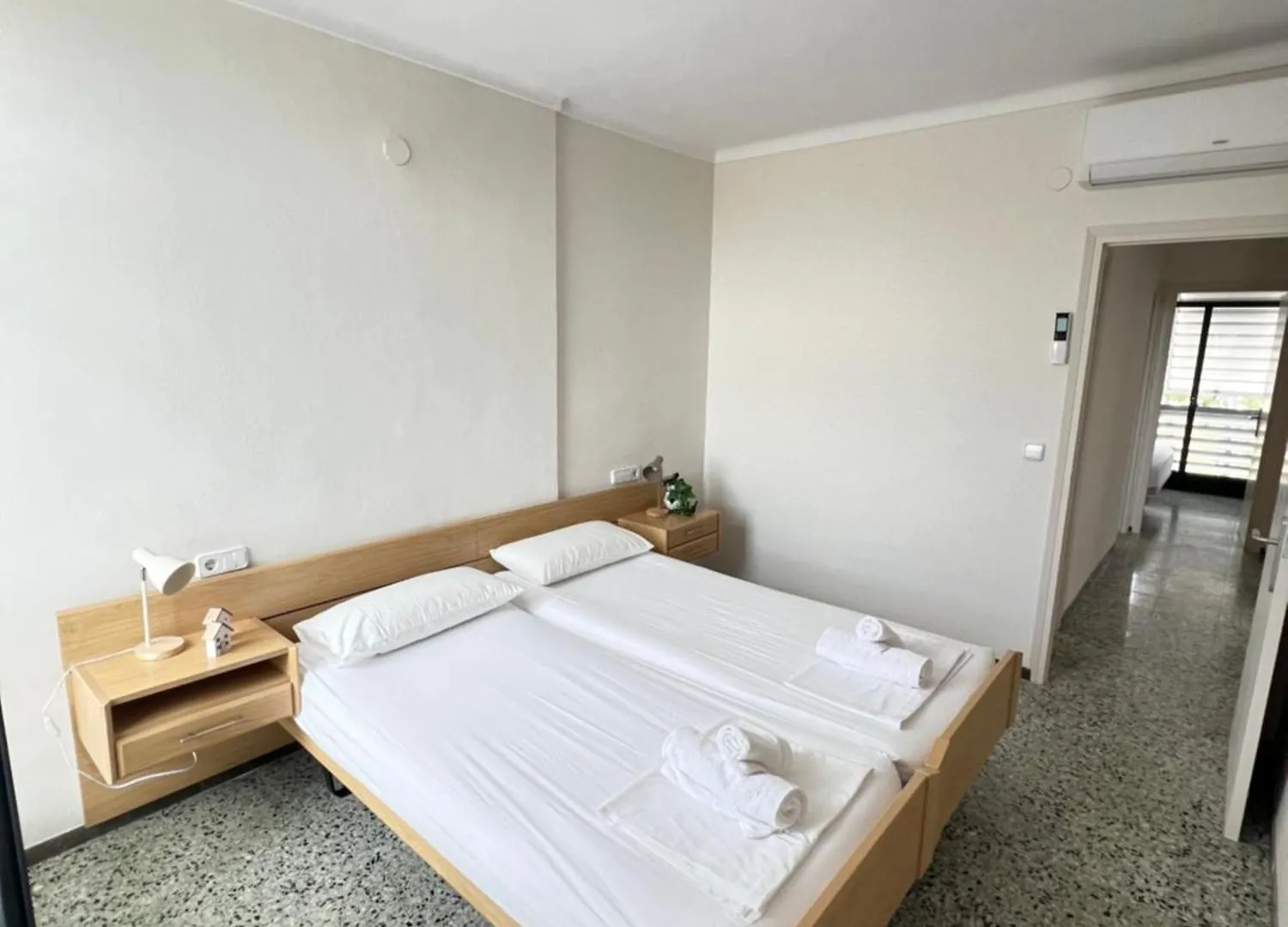 3 Room Apartment, 500M To Beach, Swimming Pool, Nice Terrace Roses Apartment