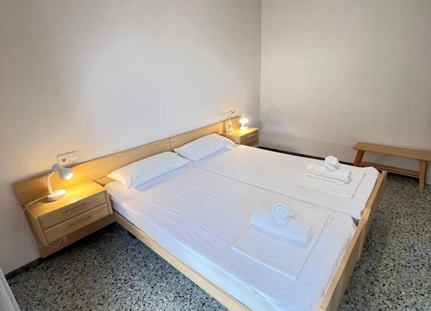 3 Room Apartment, 500M To Beach, Swimming Pool, Nice Terrace Roses Apartment
