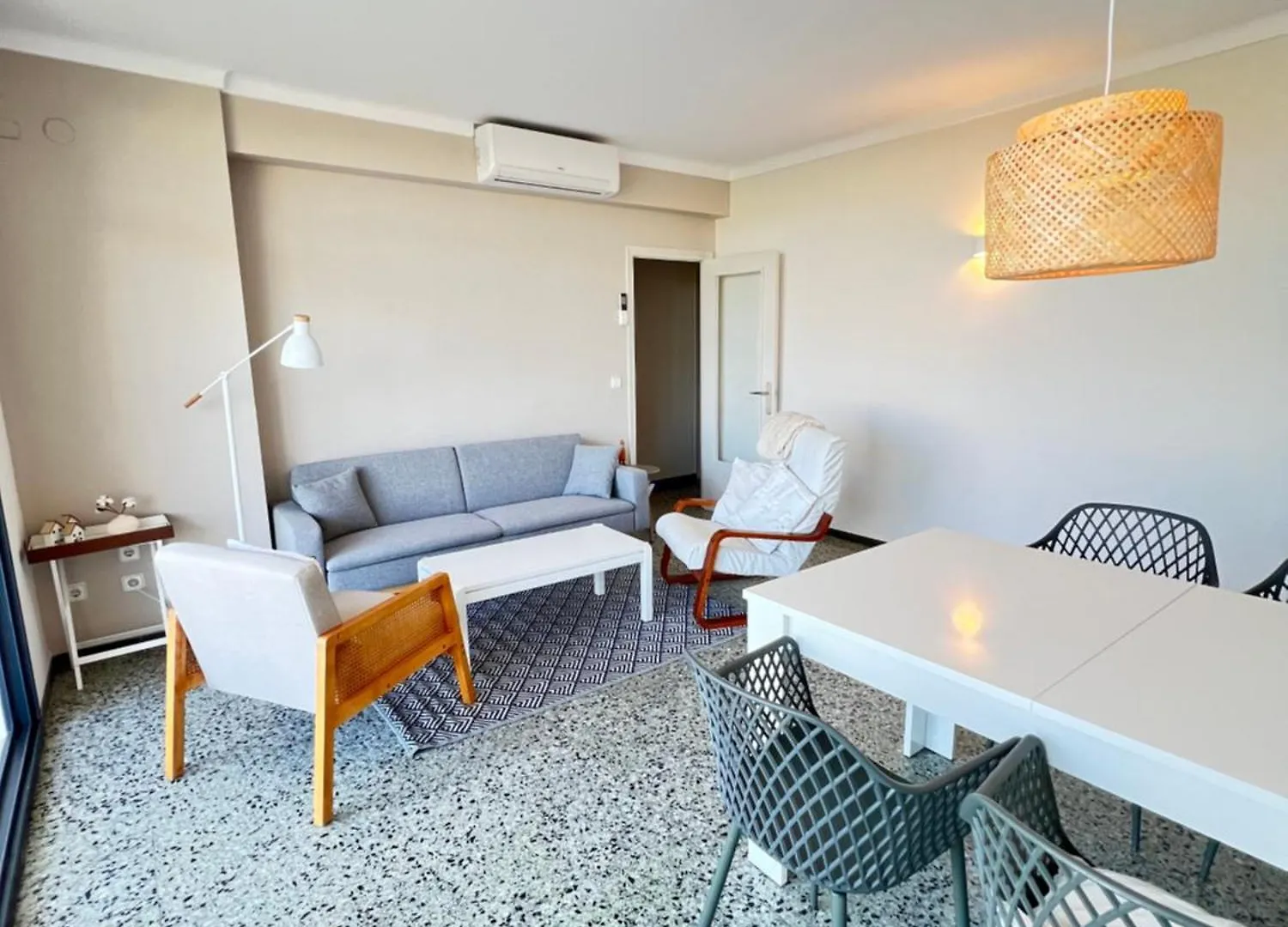 3 Room Apartment, 500M To Beach, Swimming Pool, Nice Terrace Roses Spain